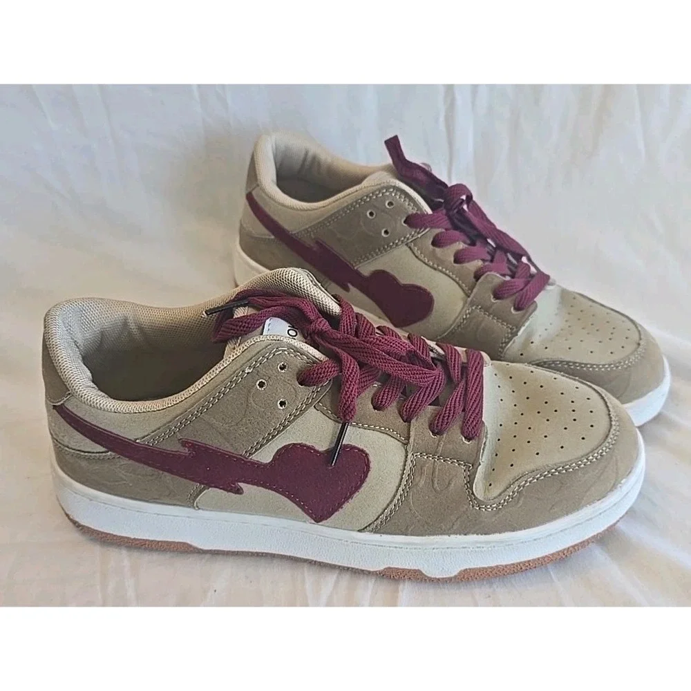 New Nibok Brown and Red Heart Shoes Sneakers  Unisex Women's‎ 11, Men's 9.5